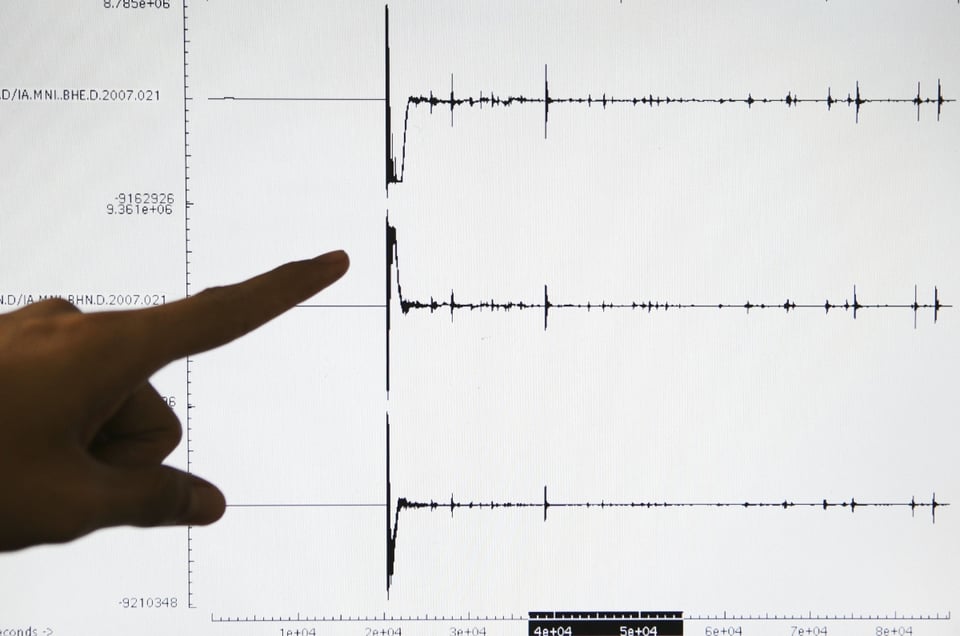 sismo submarino Indonesia