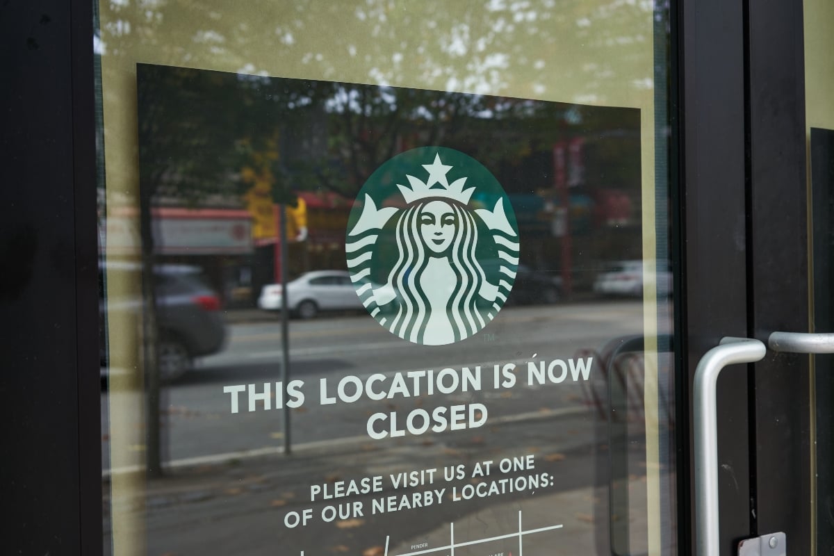 Starbucks cierra siete tiendas en la misma ciudad