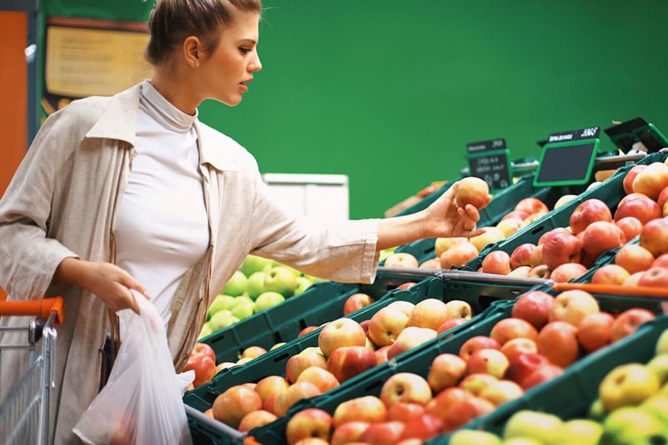 Woman, shopping, store, supermarket, fruit