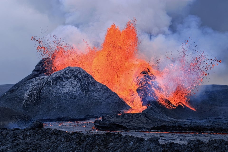 Iceland, earthquakes, Gindavík, volcanic eruption, mundonow