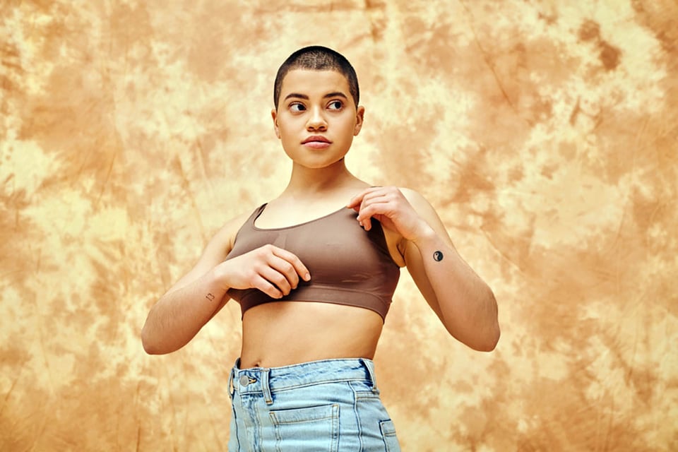 positividad corporal, mujer, curvas. peso, aceptar cuerpo