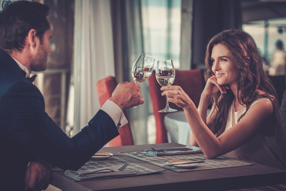 extravagante, caro, restaurante, pareja, cena