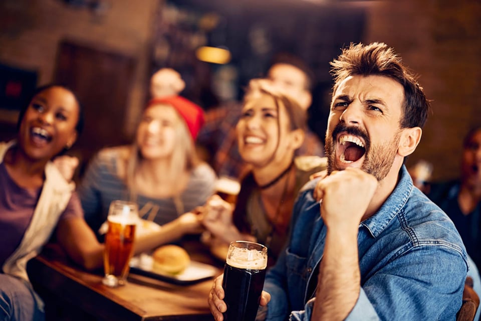 bar deportivo, juego, multitud, ruido, MundoNOW