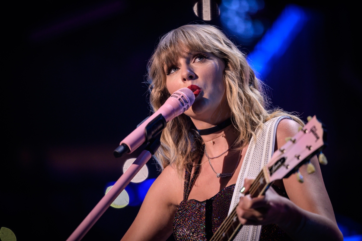 El tremendo beso de Taylor Swift y Travis Kelce previo al Super Bowl