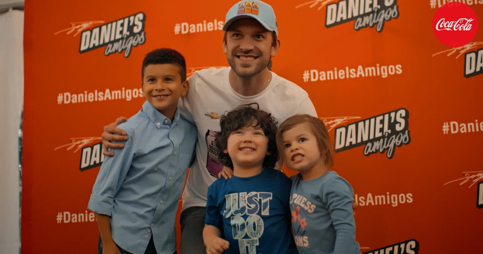 Daniel Suárez: Inspiración en NASCAR para Niños y Jóvenes