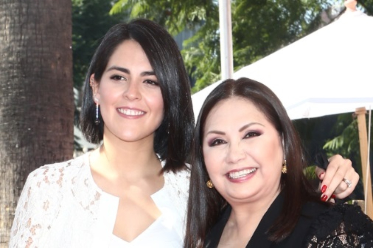 Diana Alejandra Araujo's profession and life with her mother